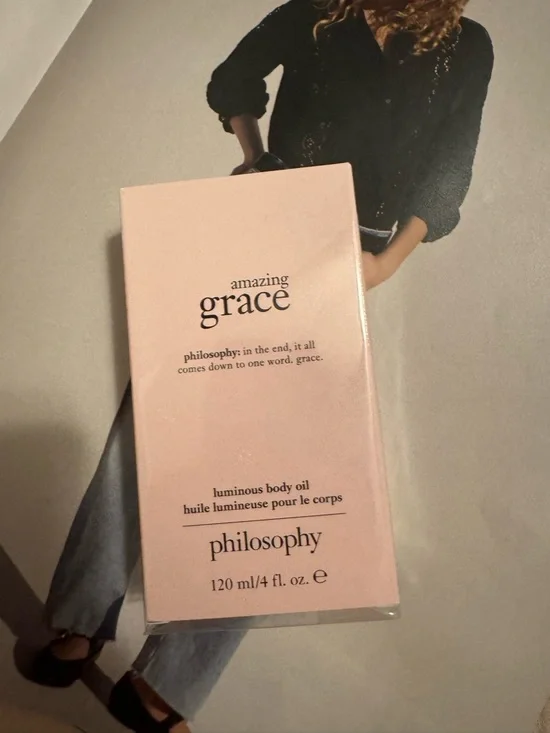 Philosophy Pure Grace Luminous Body Oil - Shimmering Gold Bottles - Picture 5 of 5